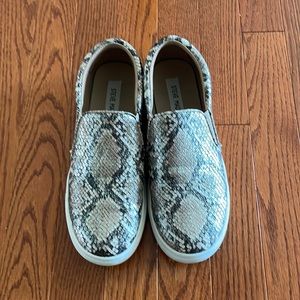 Steve Madden snake skin size 5